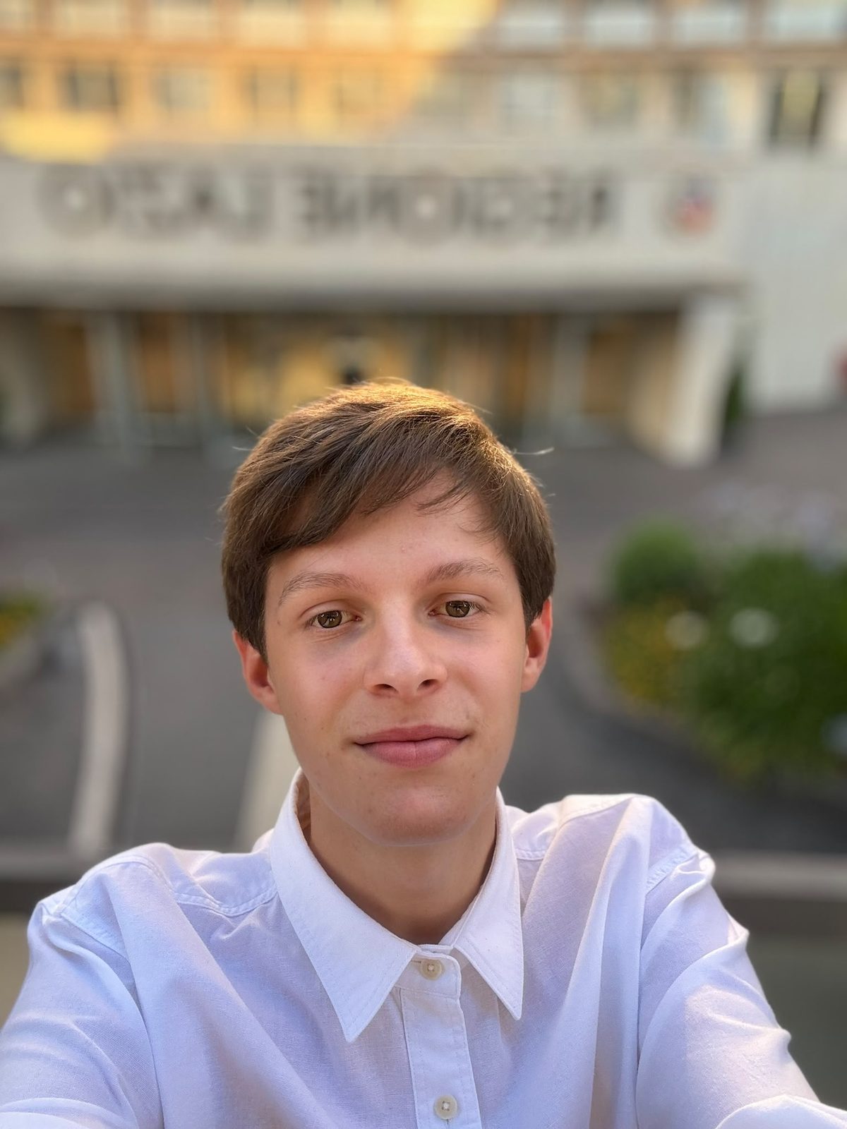 Riccardo Ciapetti alle spalle della Regione Lazio